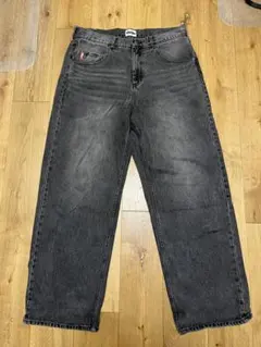 9090 グレー ワイドレッグ デニムパンツ