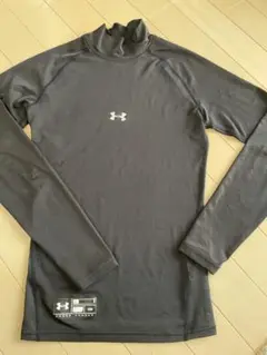 UNDER ARMOUR ハイネックアンダーシャツ SM ブラック