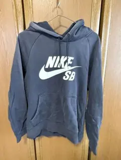 す*け様 【即日！匿名配送】 NIKE SB パーカー ナイキ ブラック 黒 S