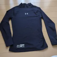 Under Armour ネイビー アンダーシャツ YLG