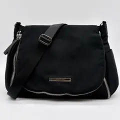 美品♡アニエスベー ボヤージュ　ナイロンショルダーバッグ　黒　プレート　軽量