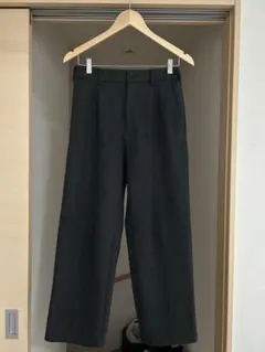 UNIQLO 欧州特別コレクション タックワイドパンツ ブラッシュドジャージー