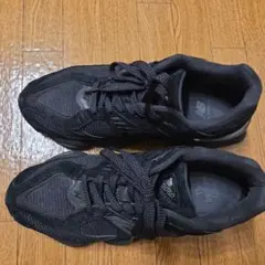 New Balance 9060 トリプルブラック