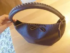 牛革　肩掛けバッグ　ハンドバッグ