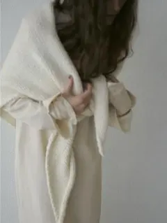 ETRE TOKYO 新作 完売 バルキーヤーンハンドニットストール マフラー