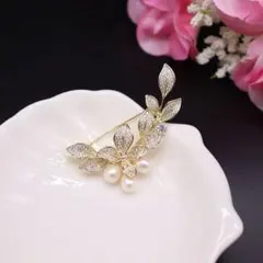 淡水真珠花ブローチスワロフスキージルコン葉コサージュ胸飾り卒業式入学式結婚式用