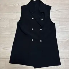 黒のダブルブレストノースリーブベスト