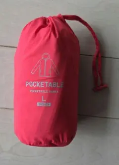 UNIQLO　ポケッタブルパーカー　赤