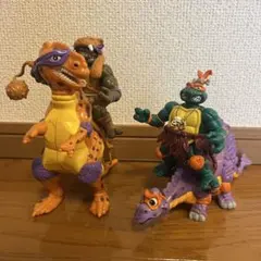 ミュータント　タートルズ　ケイブ　フィギュア2セット