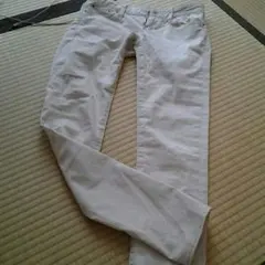 AZUL マウジー クリームホワイトスキニー