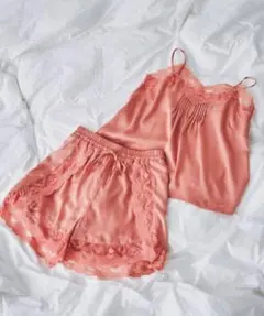 REVEYU レースキャミソール＆ショートパンツセット　ゆうこす