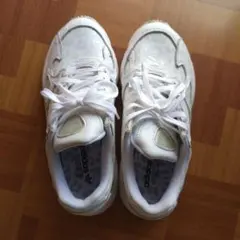 adidas ファルコン スニーカー レオパード ホワイト