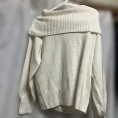 オフショルダー ホワイト ニットセーター