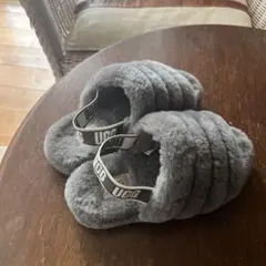 UGG グレー スライドサンダル