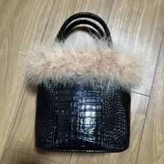 伊勢丹新宿限定カラー 】thevirgins バニティバッグ - メルカリ