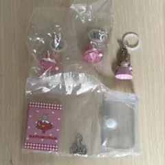 マロンクリーム　めじるしアクセサリー　プロフィール帳　ガチャガチャ　サンリオ
