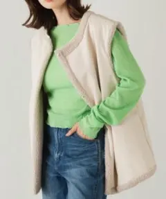 フェイクレザーリバボアベスト