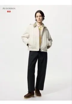 ユニクロ　カーブパンツ JWA