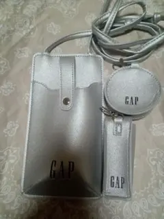 GAP シルバー ミニポーチ付きスマホショルダーバッグ【新品未使用】