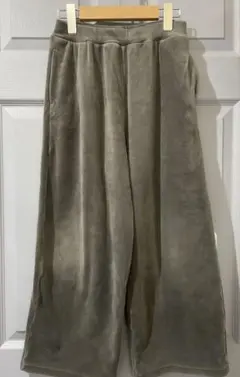 UNIQLOユニクロベロアパンツ ベージュ カジュアルルームウェア　150