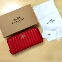 COACH レッド キルティング長財布