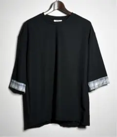 ’なんか洒落てる”チラ見せチェックオーバーサイズTシャツ