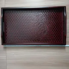 漆器 盆 花の彫刻 深い赤色 52cmx30cm