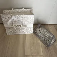 CHRISTIAN DIOR 花柄ショップ袋 ラッピングボックス リボン 付き
