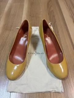 COLE HAAN コール・ハーン ラウンドトゥ　エナメル　イエロー