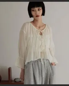 ヨウリュウシャーリング6S 289797 アイボリー　ブラウス