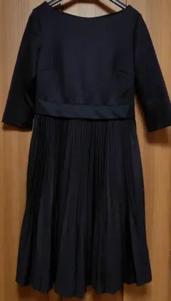 組曲 ブラック プリーツワンピース 七分袖