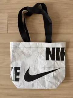 Nike トートバッグ ホワイト/ブラック　Sサイズ