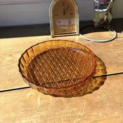 琥珀色の格子模様皿 アンバーガラス