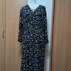 花柄Vネック長袖ワンピース