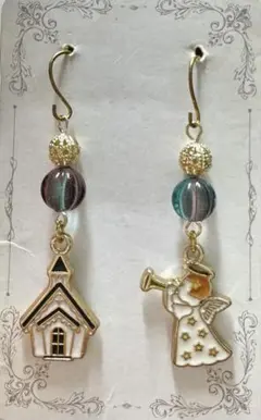 再販【CH04】クリスマスチャームのハンドメイドピアス/イヤリング