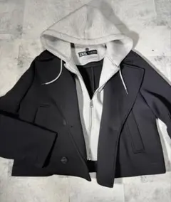 ZARA フード付きブラックジャケット