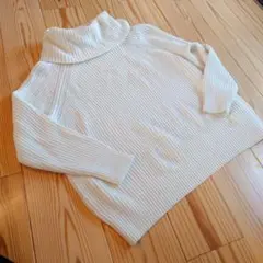 UNITED ARROWS ホワイトタートルネックセーター