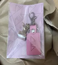 M!LK のぞいてみるく？展 イイじゃん手型キーホルダー 佐野勇斗 - メルカリ