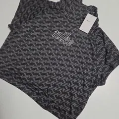 【新品・未使用　レディース　ナイキ　タートルネック　ショー丈Tシャツ】