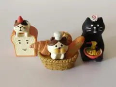本日限定　デコレ　コンコンブル　パン盛り合わせ　猫と食パン　黒猫ラーメン　3点