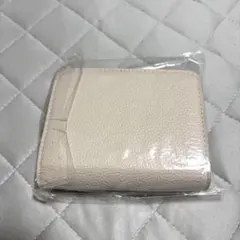 二つ折り財布 アイボリー　スリーコインズ　カードケース