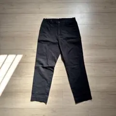 UNIQLO 黒 スラックス パンツ