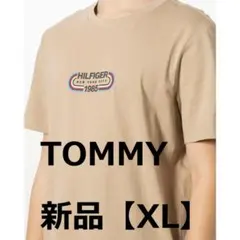 新品【XL】TOMMY HILFIGER 【オンライン限定】トラックロゴTシャツ