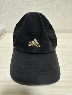 adidas 黒 キャップ　ゴールドロゴ