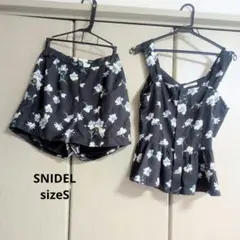SNIDEL　スナイデル　セットアップ ミニ丈　ブラック　花柄　S