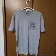 DC SHOES ペイズリー柄 ポケット Tシャツ グレー