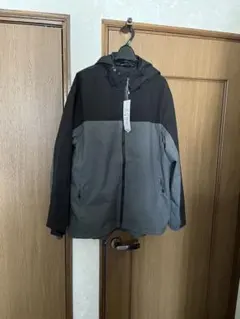 【新品】タグ付き　フードつきスプリングジャンパー