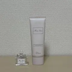 Miss Dior ハンドクリーム & ミニ香水 セットのサムネイル