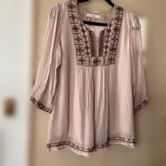 Another Edition 刺繍入り長袖ブラウス ピンクのサムネイル