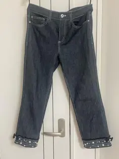 スーパービューティー40✨デニムクロップドパンツ　サイズ40.〜42のサムネイル